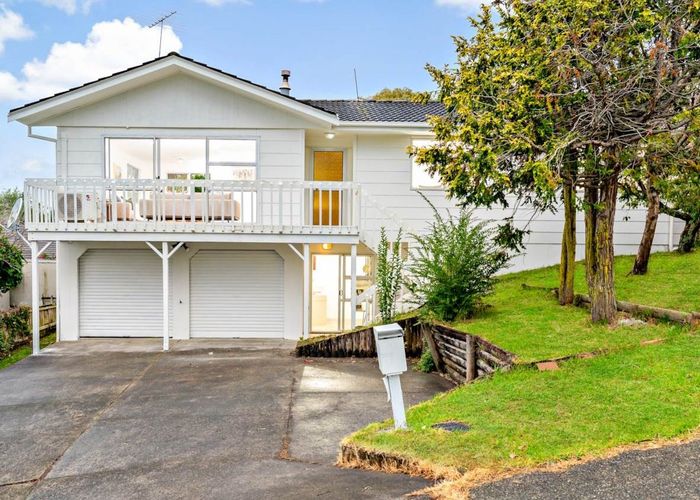  at 1/18 Theban Place, Tōtara Vale, Auckland