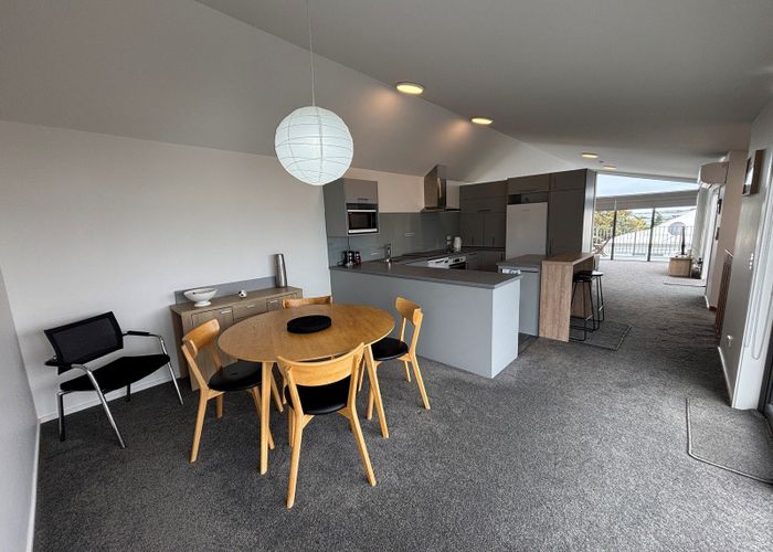  at 2/79 Beachville Road, Redcliffs, Christchurch City, Canterbury