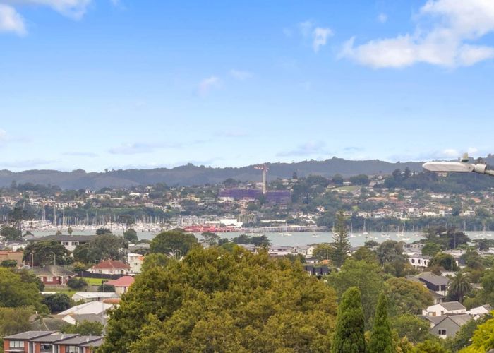  at 2/11 Felton Mathew Avenue, Saint Johns, Auckland City, Auckland