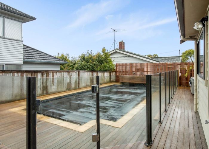  at 36 Wainui Avenue, Point Chevalier, Auckland