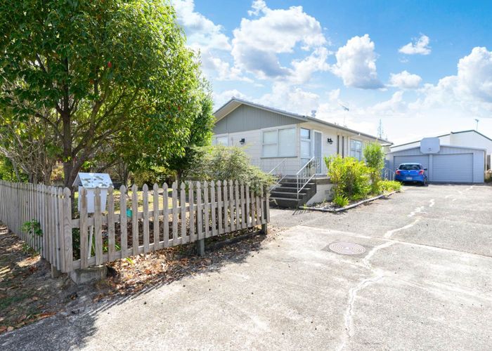  at 9 Salamanca Road, Sunnynook, Auckland