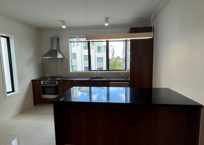  at 82 Norwood Drive, Flat Bush, Manukau City, Auckland