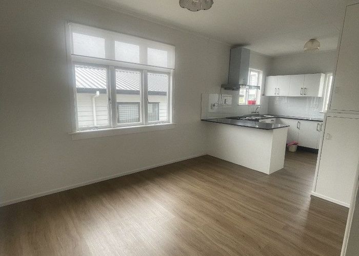  at 22 Lincoln park Ave, Massey, Waitakere City, Auckland