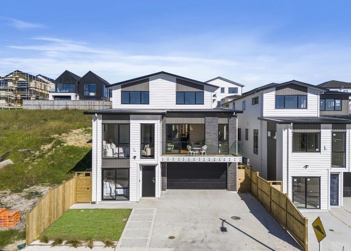  at 32 Grand Ridge Avenue, Flat Bush, Manukau City, Auckland