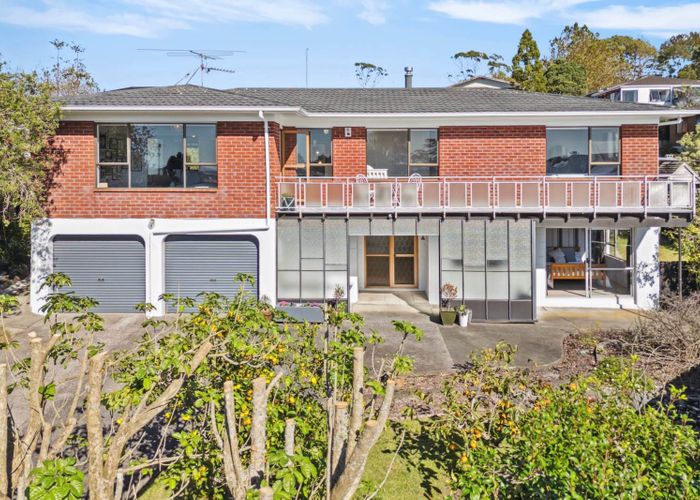  at 8 Ian Place, Glendene, Waitakere City, Auckland