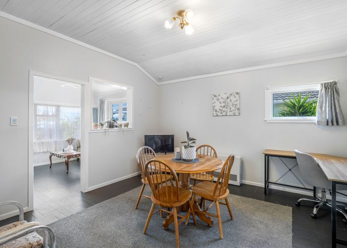  at 18 Aotea Street, Castlecliff, Whanganui, Manawatu / Whanganui