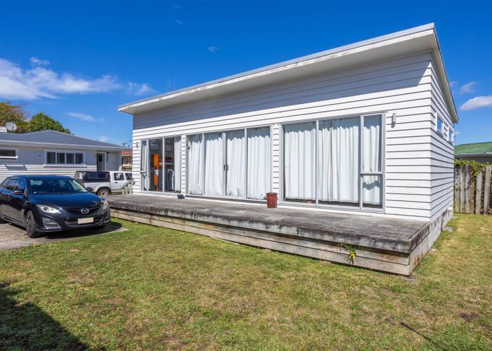  at 4 Mount View Road, Melville, Hamilton