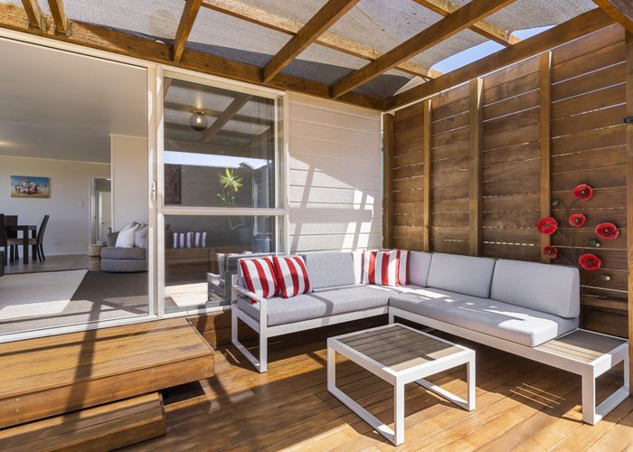  at 27A Selwyn Road, Cockle Bay, Auckland