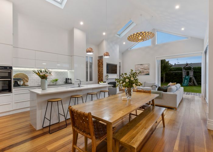  at 32 Mount Smart Road, Onehunga, Auckland