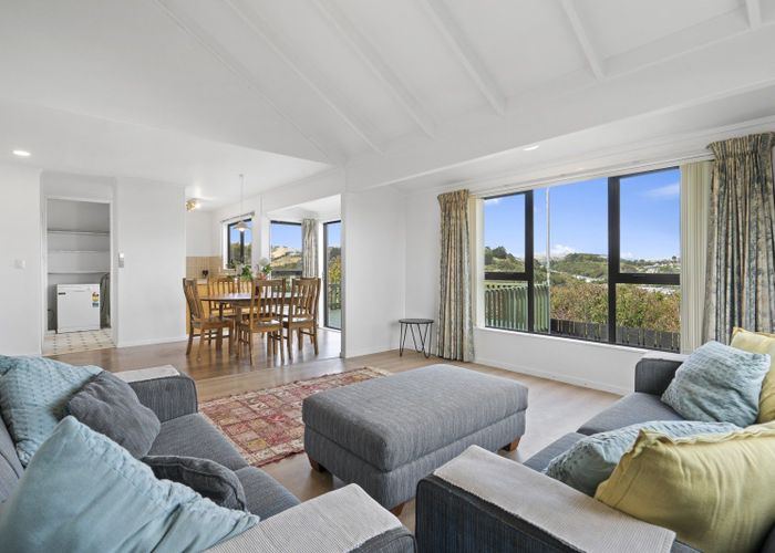  at 84 Mercury Way, Whitby, Porirua