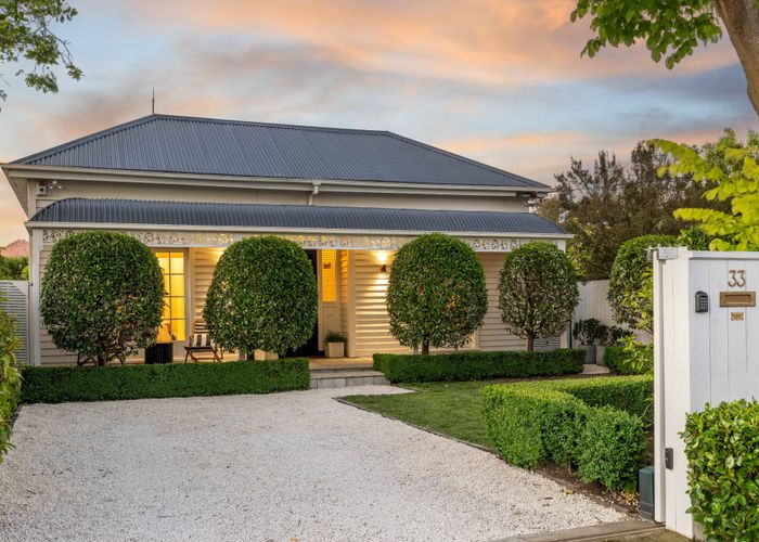  at 33 Hawkesbury Avenue, St Albans, Christchurch