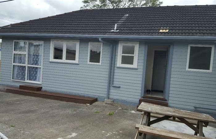  at 9 Norval Street, Henderson, Waitakere City, Auckland