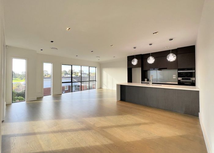  at 11C Markham Place, Eastern Beach, Manukau City, Auckland