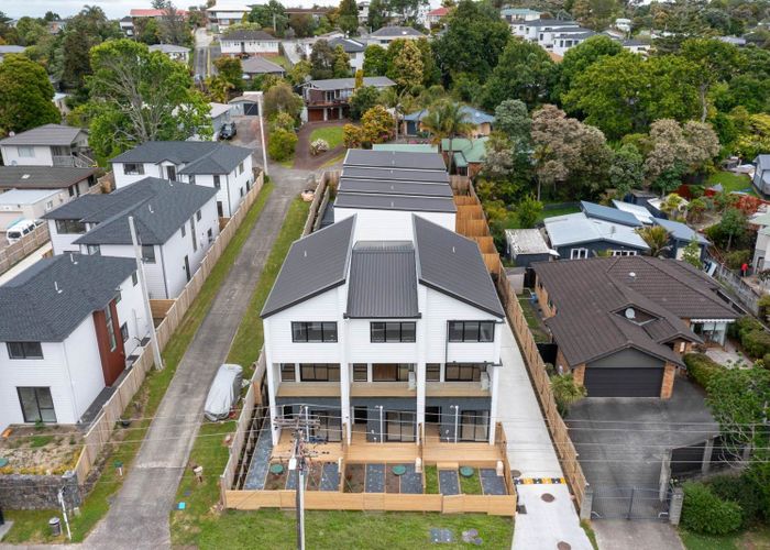  at 2/94 Godley Road, Green Bay, Waitakere City, Auckland
