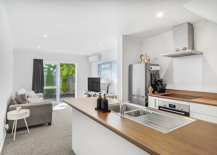  at 24/10 Burrows Place, Frankton, Hamilton, Waikato