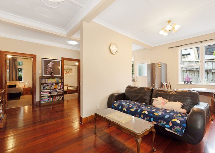  at 2/30 Ottawa Road, Ngaio, Wellington