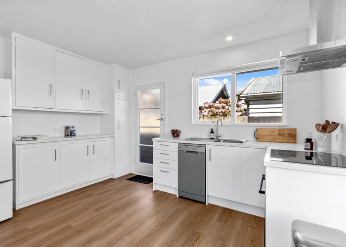  at 2/42 Prossers Road, Saint Martins, Christchurch