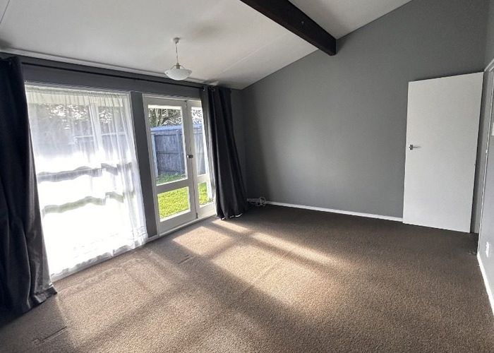  at 6 Westmere Place, Takaro, Palmerston North, Manawatu / Whanganui