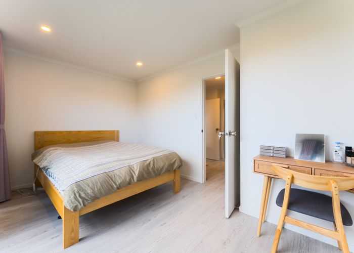  at 9 Travis View Drive, Fairview Heights, Auckland