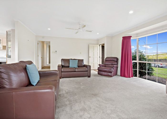  at 2 Hocken Place, Māngere Bridge, Auckland