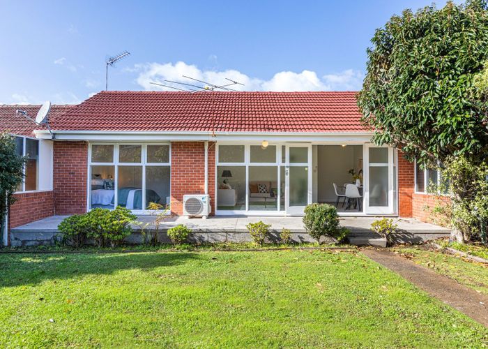  at 2/39 Tawhiri Road, One Tree Hill, Auckland