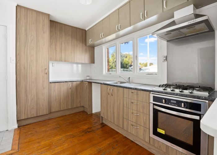  at 4039 Great North Road, Glen Eden, Waitakere City, Auckland