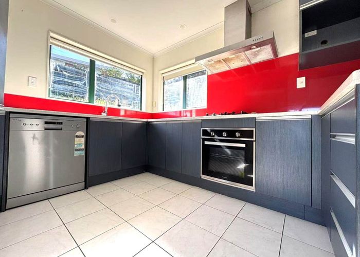  at 6 Shah Place, Glen Eden, Waitakere City, Auckland