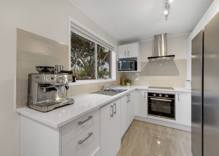  at 1/14 Chesley Place, Half Moon Bay, Manukau City, Auckland