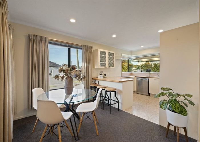 at 2/1 Wilton Crescent, Bishopdale, Christchurch