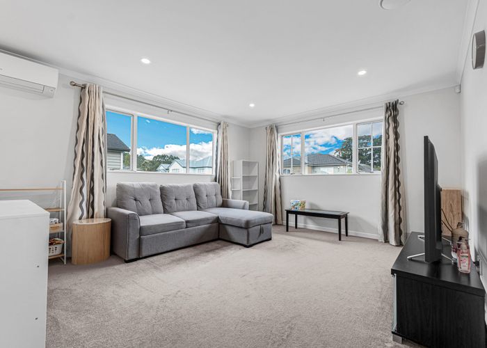  at 8 Shelby Lane, Flat Bush, Auckland