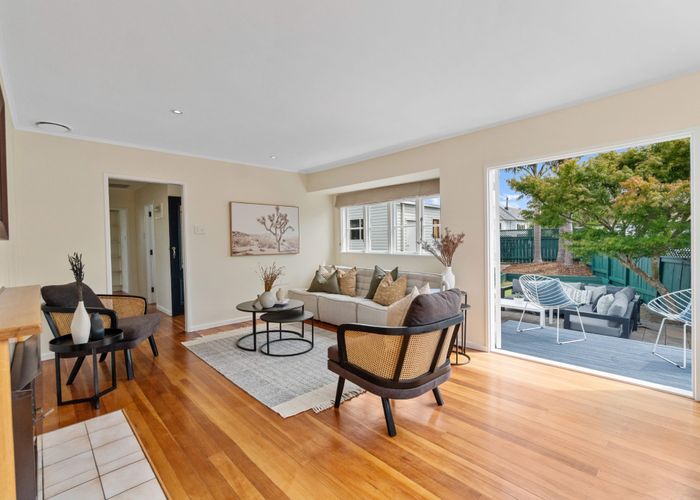  at 47 Philomel Crescent, Bayswater, Auckland