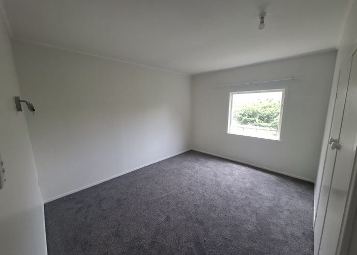  at 2/41 Derwent Crescent, Titirangi, Waitakere City, Auckland