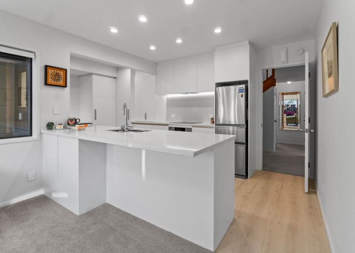  at 2/1 Penzance Road, Mairangi Bay, North Shore City, Auckland