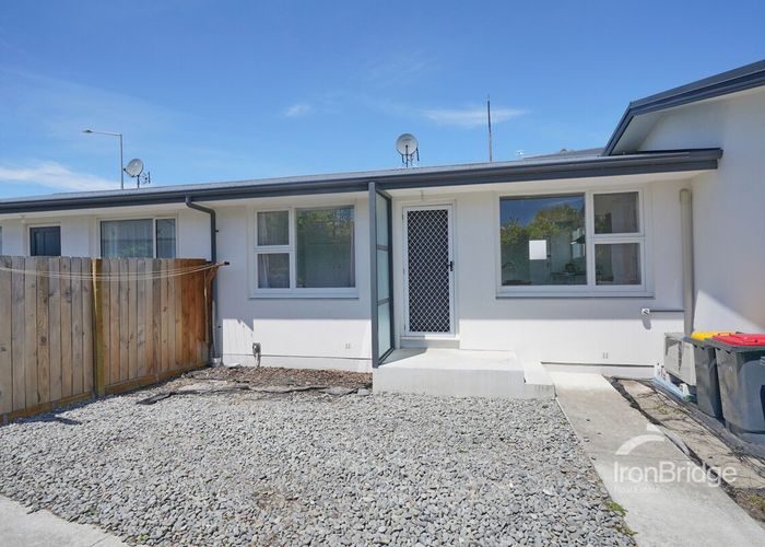  at 2/123 Hills Road, Edgeware, Christchurch
