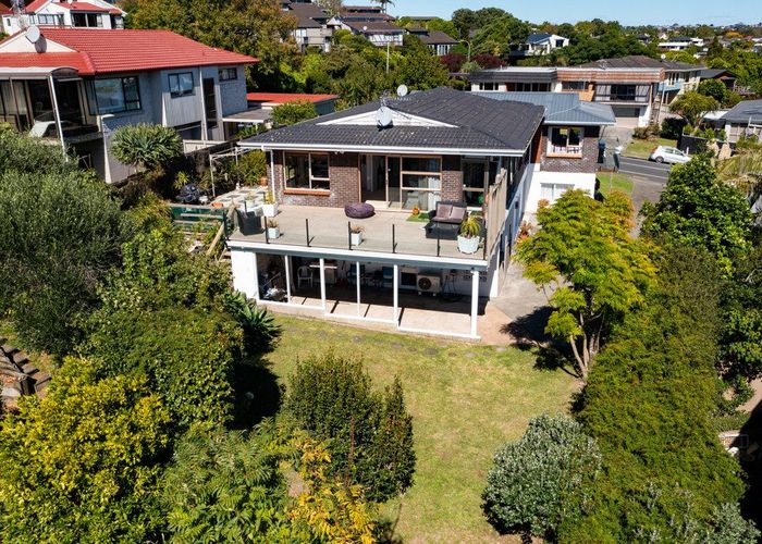  at 2/89 Takutai Avenue, Half Moon Bay, Auckland