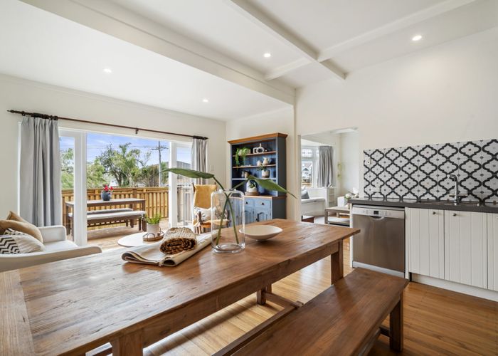  at 1/10 Corrella Road, Belmont, Auckland