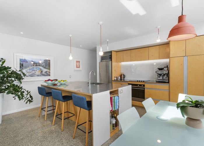  at 39 Castledine Crescent, Glen Innes, Auckland