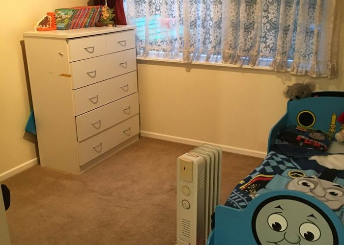  at 34 Totaravale Drive, Totara Vale, North Shore City, Auckland