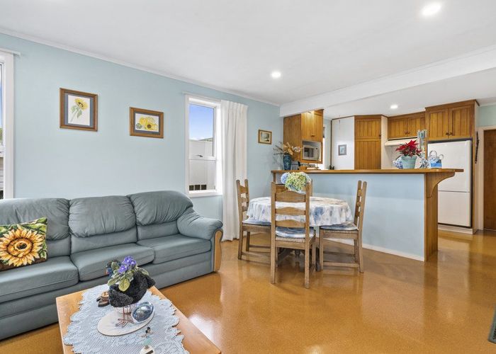  at 8 Craig Grove, Elderslea, Upper Hutt