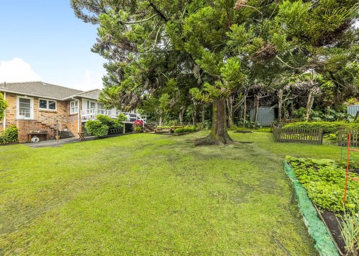  at 4 Blenheim Street, Glenfield, Auckland