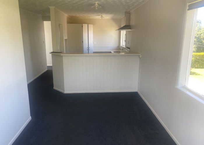  at 1/98 Tirimoana Road, Te Atatu South, Waitakere City, Auckland