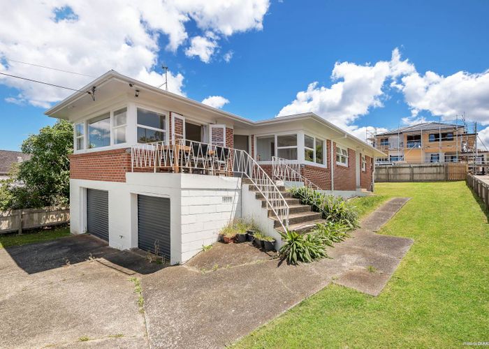  at 37 Park Road, Glenfield, Auckland