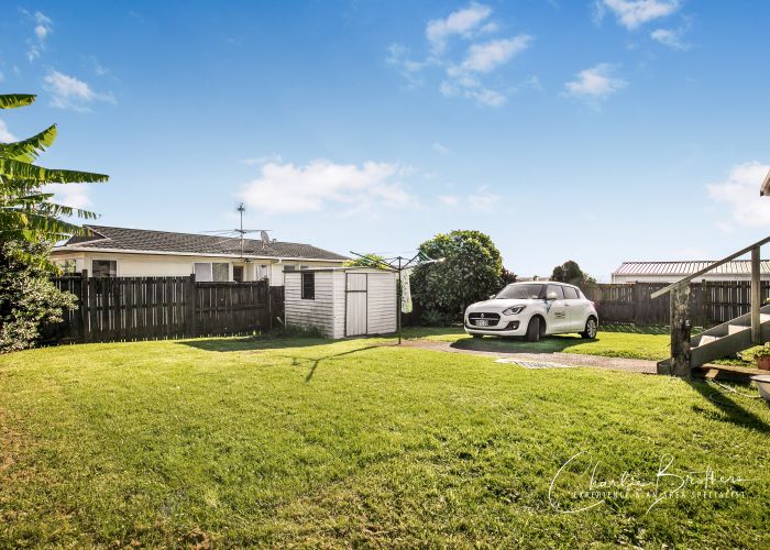  at 33 Greenstone Place, Clover Park, Auckland