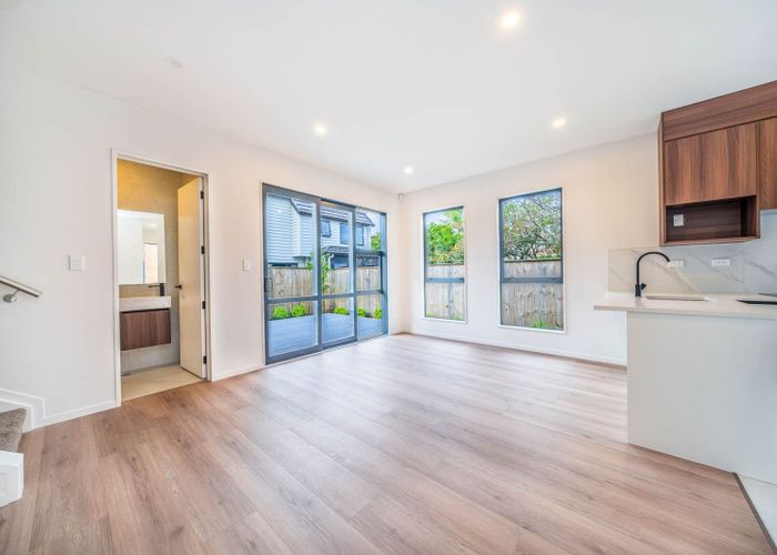  at 11/85 Cascades Road, Pakuranga Heights, Manukau City, Auckland
