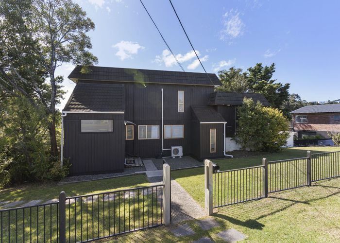  at 53 Island Bay Road, Beach Haven, North Shore City, Auckland