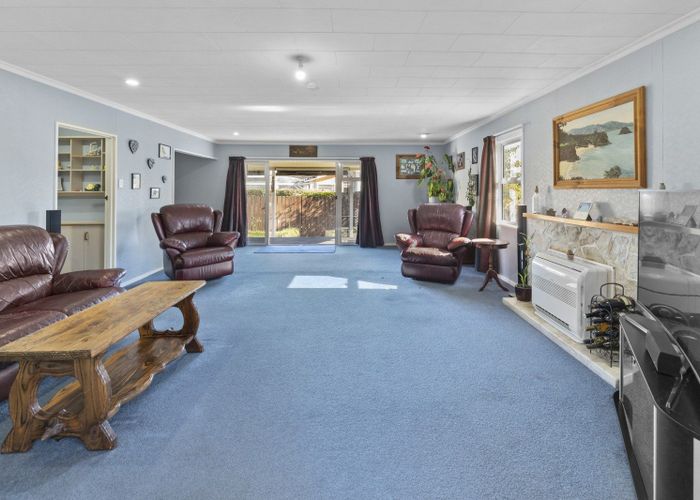  at 4 Field Place, Richmond