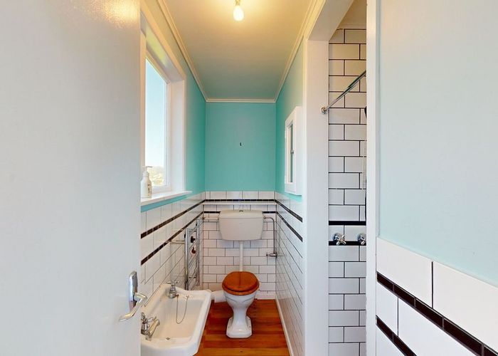  at 2/10 Mataroa Avenue, Northland, Wellington, Wellington