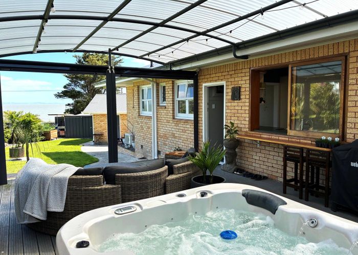  at 4 Lockhart Place, Thornton Bay, Thames