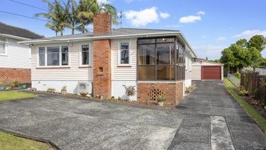  at 34 Kelwyn Road, Kelston, Auckland