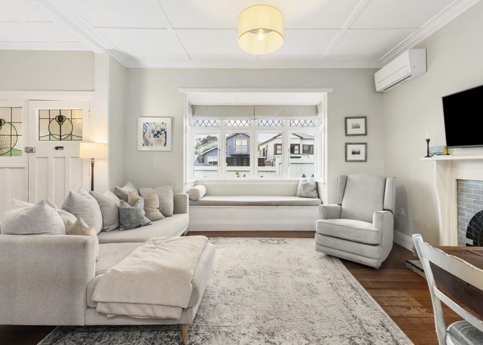  at 10 Brighton Street, Island Bay, Wellington, Wellington